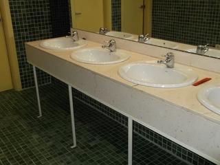 Rent Office space in Carrús Oeste. Entresuelo comercial cerca parque chimeneas