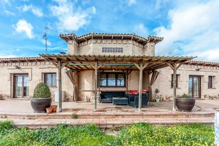 Xalet en Villamanta. Casa o chalet independiente en venta en villamanta