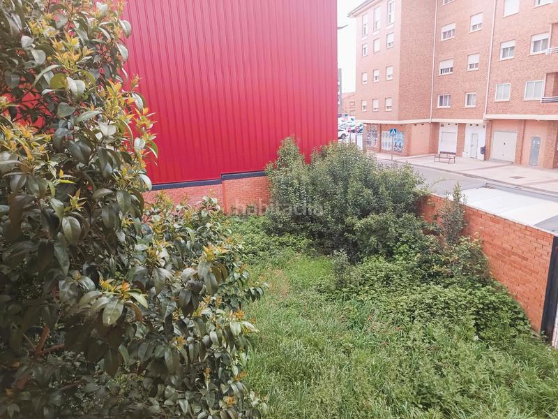 Foto 9e6acdf2-0aa2-4a22-ae72-9d82f2ce253b. Edificio en calle hortal 11 en Lardero
