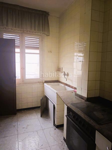 Foto a612b4d7-db72-4828-8a74-c9516e9a0035. Edificio en calle hortal 11 en Lardero