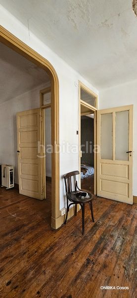 Foto 0ce4726c-d3cc-43cb-8f6e-3bd28f78a26c. Edificio in rúa de leonardo rodríguez 8 in Chantada