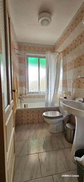 Foto 42f4fe0f-d3bd-4496-9f46-5a99a304d18f. Edificio in rúa de leonardo rodríguez 8 in Chantada