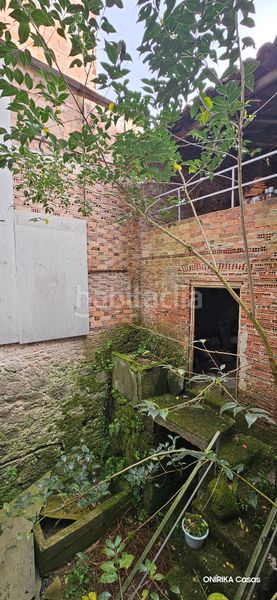 Foto ff901289-84c1-44aa-a12b-dc7ab1fc6069. Edificio in rúa de leonardo rodríguez 8 in Chantada