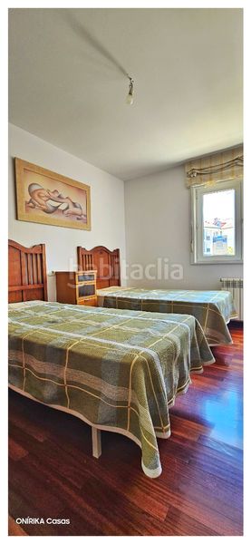 Foto 36d7ede0-dfb9-4801-a303-856311a7249e. Piso en rúa pedregal 5 en Bertamirans Ames