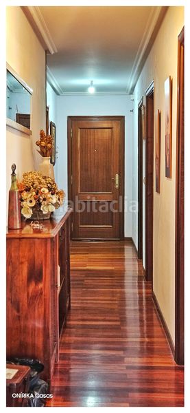 Foto 3c75cfa5-6b91-46a3-82f0-c74d13d9449b. Piso en rúa pedregal 5 en Bertamirans Ames