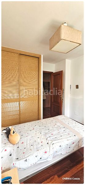 Foto 6b3860e9-1588-41b1-b1ea-ce10c8f5df8a. Piso en rúa pedregal 5 en Bertamirans Ames