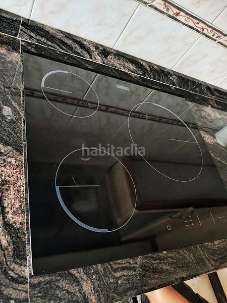 Foto f28e9a07-251c-4aee-9cd4-5c870375055e. Piso en rúa pedregal 5 en Bertamirans Ames