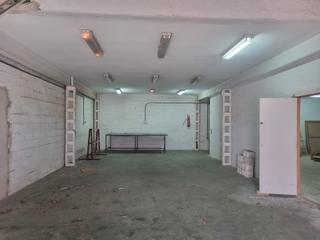 Industrial building in Avenida de Europa 15B