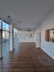 Local Comercial en Calle Cartuja 8