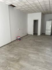 Local Comercial en Avenida de la Paz