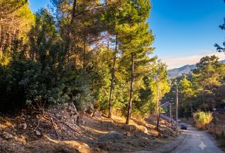 Terreno residenziale  Carrer vilafranca de conflent 26. Magnífica parcela para edificar un vivienda unifamiliar en cerce
