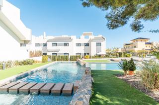 Maison à Los Balcones-Los Altos. Es un residencial compuesto por 10 apartamentos situado en una d