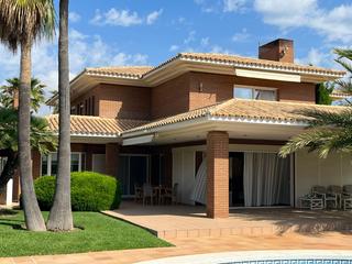 Casa a Sierra Helada. Ubicada en una generosanbspparcelanbspde 1853m2 con vistas panor