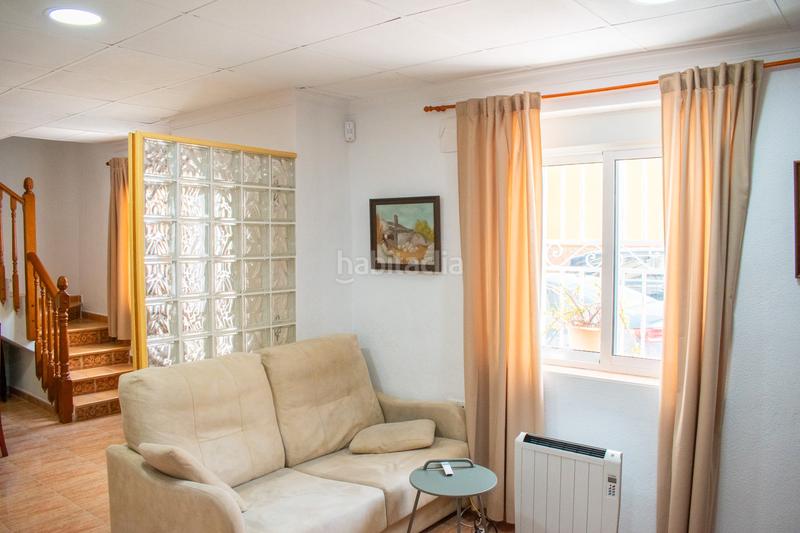 Foto 0b6df3ad-13c6-4520-9490-b9d86a77d0db. Casa adossada a Pueblo Guardamar del Segura