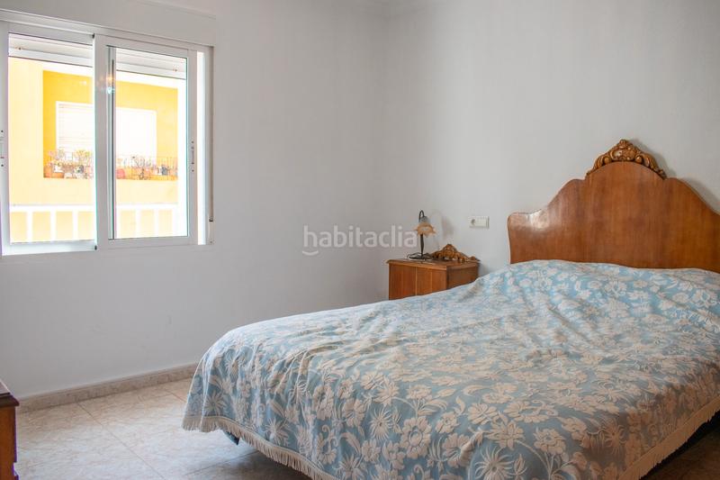 Foto 91e7d45c-b1a0-4a69-bedd-485b82e15421. Casa adossada a Pueblo Guardamar del Segura