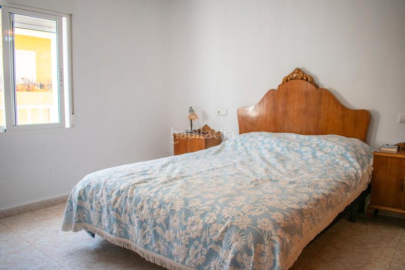 Foto a75b4f71-fd0c-478f-9480-5b53c5c10601. Casa adossada a Pueblo Guardamar del Segura