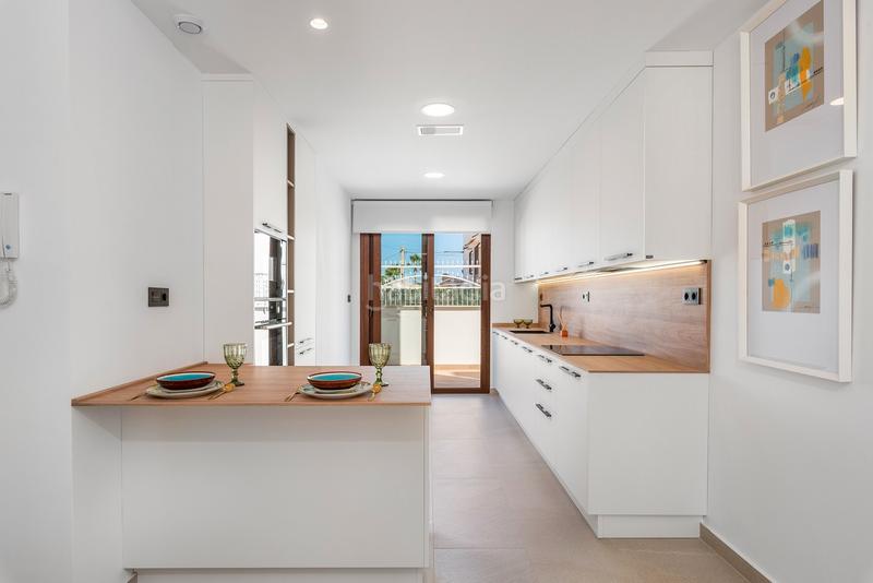 Foto 0910eb97-c7a5-47cb-a31a-ed81a99090d9. Casa bienvenido anbspsix seconds properties donde la exclusividad y el confort se encuentran en cada rincón. nos enorgullece presentar en Torrevieja