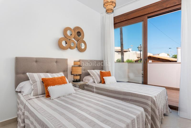 Foto b66a432a-13a5-4dc6-aef9-ee3e50fc63e3. Casa bienvenido anbspsix seconds properties donde la exclusividad y el confort se encuentran en cada rincón. nos enorgullece presentar en Torrevieja
