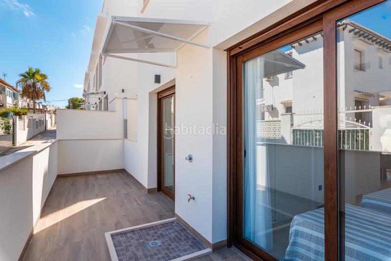 Foto fc4e860a-15ce-4c3c-91ab-7a8701376c6f. Casa bienvenido anbspsix seconds properties donde la exclusividad y el confort se encuentran en cada rincón. nos enorgullece presentar en Torrevieja