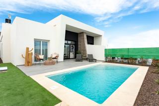 Casa a Algorfa. Descubre estas villas en algorfa, a solo 15 minutos de las playa