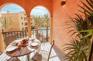 Apartament a Desert Spring Golf. Os presentamos este residencial privado que cuenta con una selec
