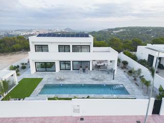 Casa en Rojales. Bienvenido al oasis de serenidad y elegancia que redefine la vid