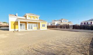 Casa en Purias. En esta urbanización, tendrás la opción de elegir entre diferent