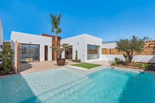 Chalet à Las Lomas de Rame-Bahía Bella. Bienvenido a este exclusivo proyecto residencial situado en el p