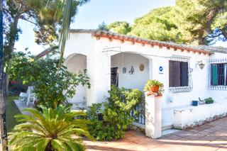 Casa in Punta Prima. Ubicado en la prestigiosa zona de punta prima, a solo dos minuto