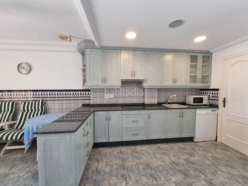 Foto 379ee1bb-0a1d-4259-854b-5364c3839562. Reihenhaus mit parking in calas Santa Pola este Santa Pola