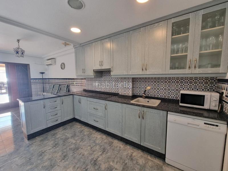 Foto d896a1df-c35e-4f27-ad78-038abf4b5733. Maison jumelée avec parking dans calas Santa Pola este Santa Pola