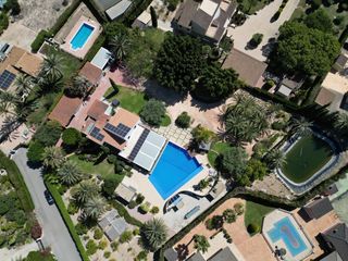 Casa en Jubalcoi. Se pone a la venta una villa excepcional situada en una prestigi