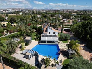 Casa a Jubalcoi. Se pone a la venta una villa excepcional situada en una prestigi