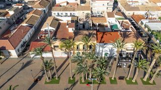 Semi detached house en Santiago de La Ribera. Ubicada en el prestigioso paseo en primera l�nea del mar menor,