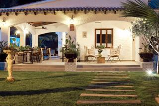 Casa a schiera in Punta Prima. Ubicada en punta prima, estanbspvilla de lujo combina la eleganc