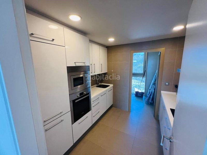 Foto b59ff2b5-1943-4a9f-87b3-7e6aaa2ea281. Appartement avec parking dans Playa Poniente Benidorm