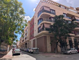Appartement à Orihuela Ciudad. Ubicado en pleno centro de orihuela, este fantástico piso está r