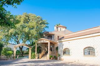 Casa a Crevillente. Ubicada en un entorno privilegiado, esta finca en crevillente co