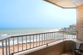 Appartement à Zona Playa de los Locos. Le presentamos este espectacular apartamento situado en primera