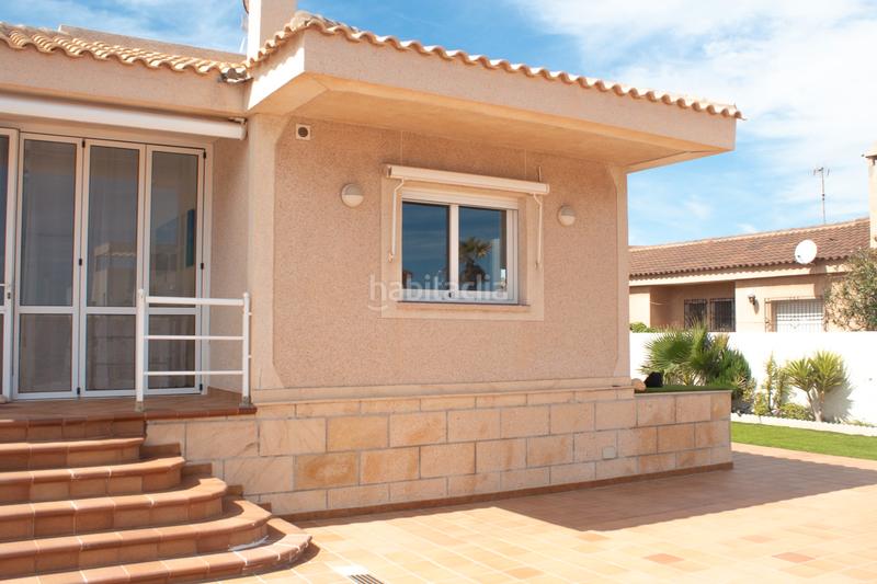 Foto 746b271e-bc88-4d11-ad3f-adc72a07f46b. Casa con riscaldamento parcheggio piscina in Playa de las Gaviotas - El Pedrucho Manga del Mar Menor (La)