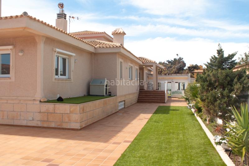Foto e2c7330a-789e-4112-bf35-5c8a58bbaf93. Casa con riscaldamento parcheggio piscina in Playa de las Gaviotas - El Pedrucho Manga del Mar Menor (La)