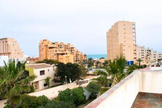 Haus in Zona Galúa - Calnegre. Ubicada en la tranquila y codiciada zona de plaza calnegre, en l