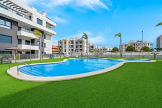 Dachwohnung in Villamartín-Las Filipinas. Descubra la elegancia y el confort en este ático en esquina situ