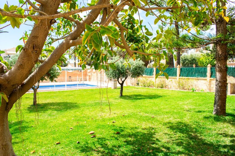 Foto a9e3c0ef-da1b-4bf8-a119-83a4d4ff3bdc. Casa amb calefacció aparcament piscina a Cabo Roig Orihuela