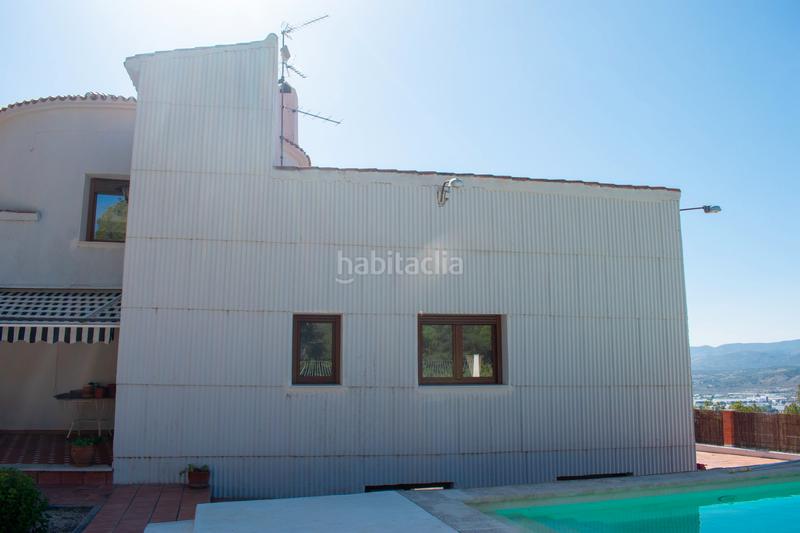 Foto 3d2e8b45-c788-48f0-9af9-cd74ef0ed930. Casa descubra esta casa o chalet independiente de 400 m construidos y 380 m útiles, ubicada en una parcela de 3.400 m en una zona eleva en Ibi