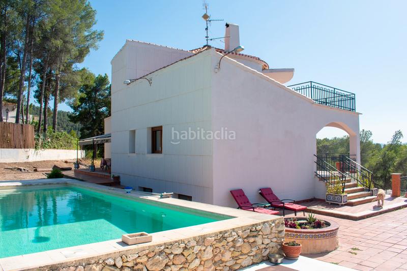 Foto a061462f-ce33-4cea-be3f-90f6395366c5. Casa descubra esta casa o chalet independiente de 400 m construidos y 380 m útiles, ubicada en una parcela de 3.400 m en una zona eleva en Ibi