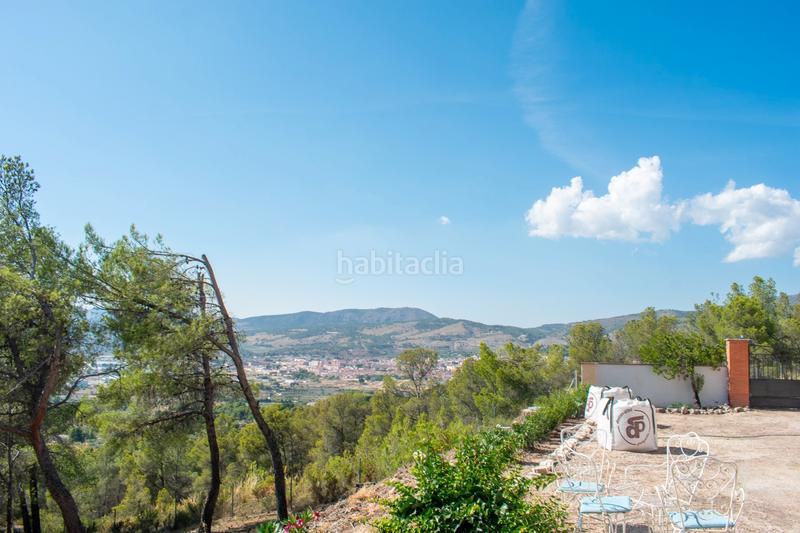 Foto cf055b6b-e789-48d6-b628-16c4426e843b. Casa descubra esta casa o chalet independiente de 400 m construidos y 380 m útiles, ubicada en una parcela de 3.400 m en una zona eleva en Ibi
