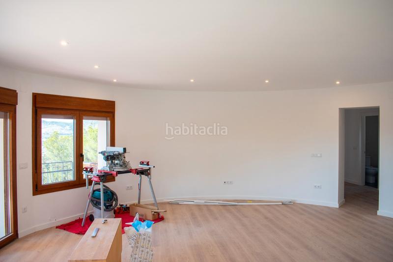 Foto d2c0ee40-adb5-41a3-8e82-267686e50951. Casa descubra esta casa o chalet independiente de 400 m construidos y 380 m útiles, ubicada en una parcela de 3.400 m en una zona eleva en Ibi