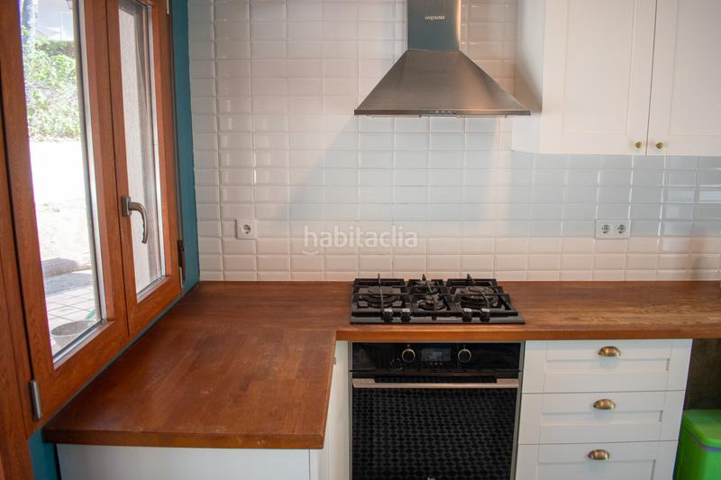 Foto fcb0e132-754a-4731-8786-71cadedc282f. Casa descubra esta casa o chalet independiente de 400 m construidos y 380 m útiles, ubicada en una parcela de 3.400 m en una zona eleva en Ibi