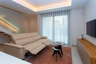 Dúplex en Torre de la Horadada. Descubre este moderno conjunto de tres dúplex de diseño contempo
